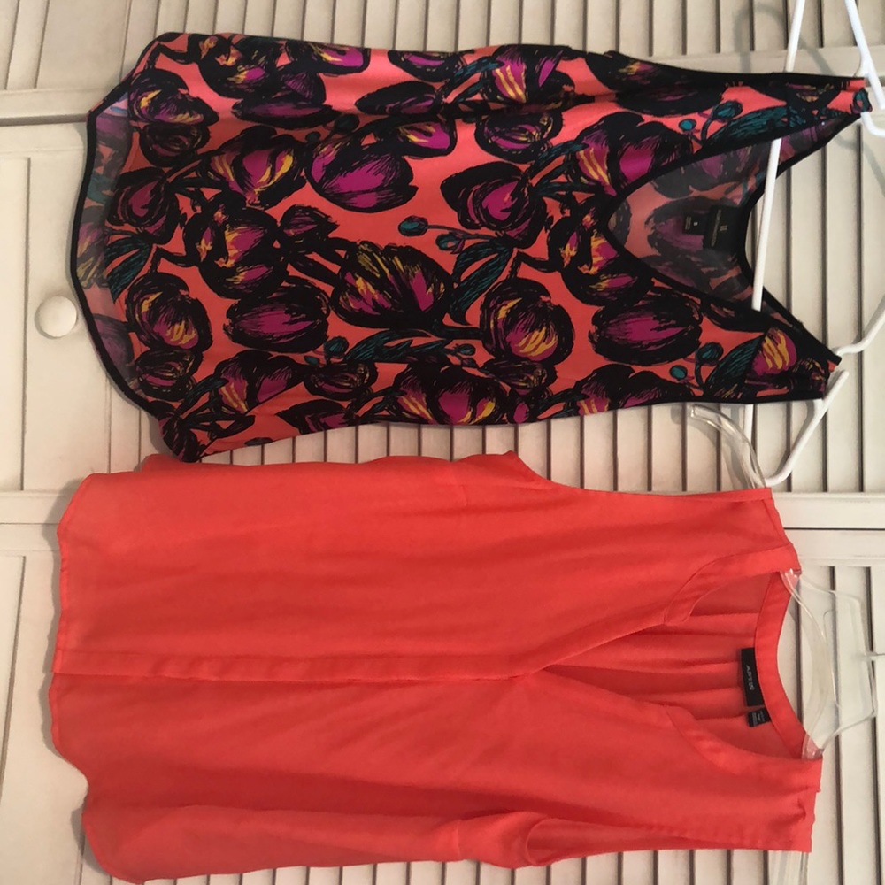 Sleeveless blouses
